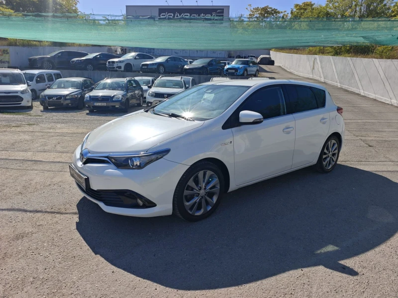Toyota Auris ХИБРИД* ГАЗ* ФЕЙСЛИФТ* ОТЛИЧЕН