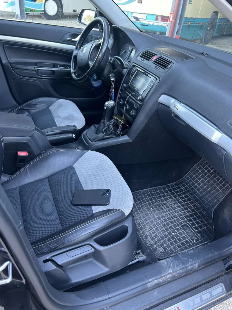 Skoda Octavia Scaut, снимка 6 - Автомобили и джипове - 52647203