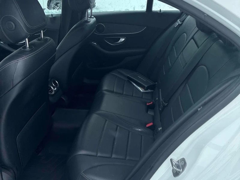 Mercedes-Benz C 300 * CARFAX * ЦЕНА ДО БГ, снимка 13 - Автомобили и джипове - 53174707