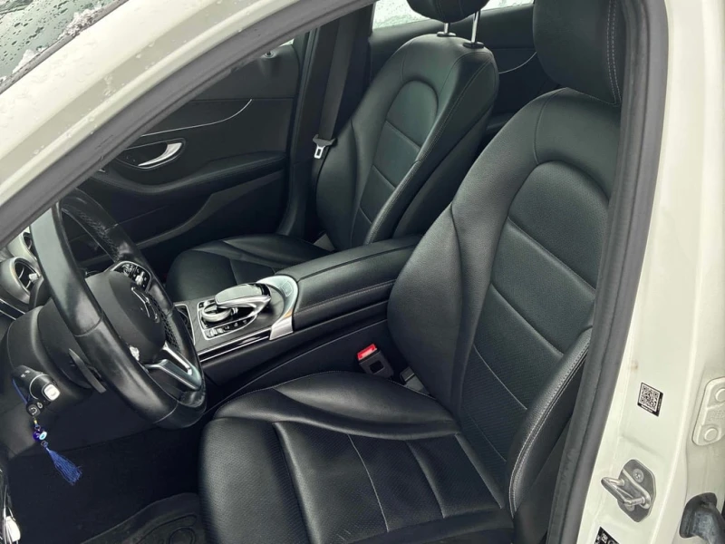 Mercedes-Benz C 300 * CARFAX * ЦЕНА ДО БГ, снимка 6 - Автомобили и джипове - 53174707
