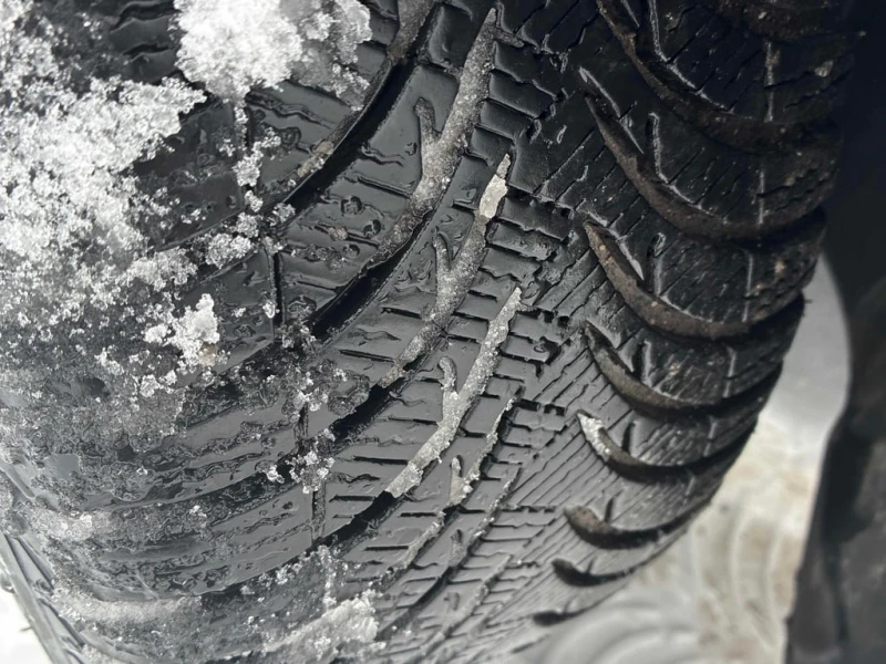 Mercedes-Benz C 300 * CARFAX * ЦЕНА ДО БГ, снимка 16 - Автомобили и джипове - 53174707