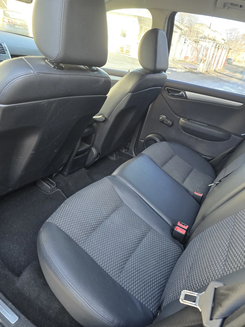 Mercedes-Benz A 180, снимка 12 - Автомобили и джипове - 53265579