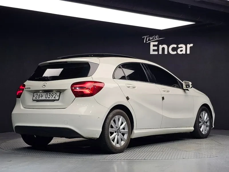 Mercedes-Benz A 200 W176, снимка 2 - Автомобили и джипове - 55610225