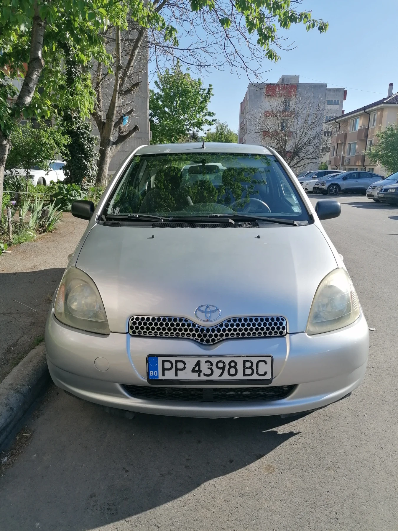 Toyota Yaris 1.0 I - изображение 2