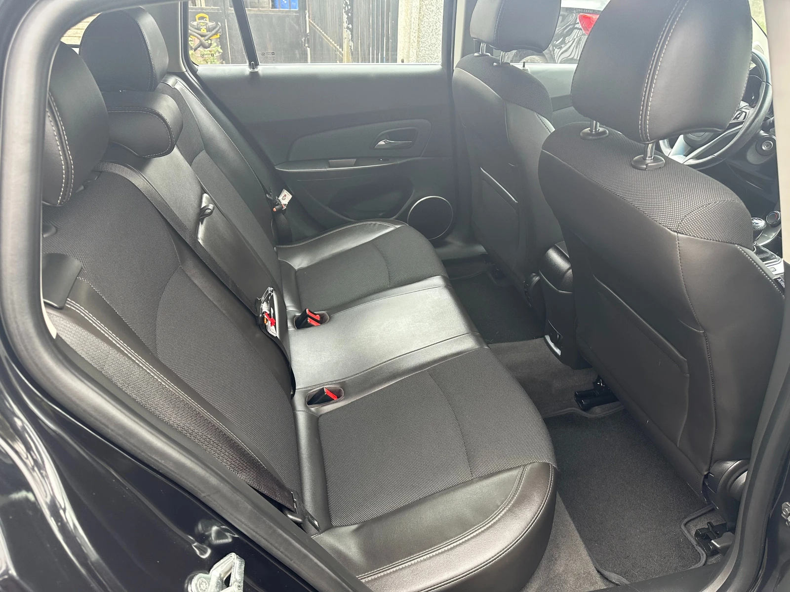 Chevrolet Cruze 1.7CDTI-110000km-FULL-NAVI-КОЖА-EURO5B-PDC-CAMERA - изображение 9