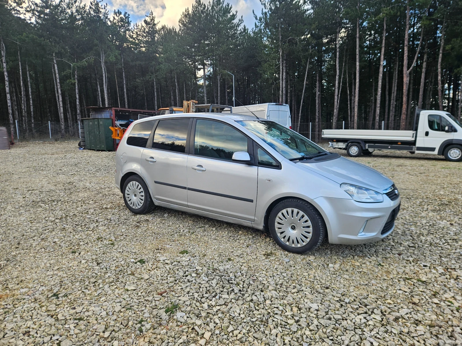 Ford C-max 1.6 110кс Trend - изображение 3