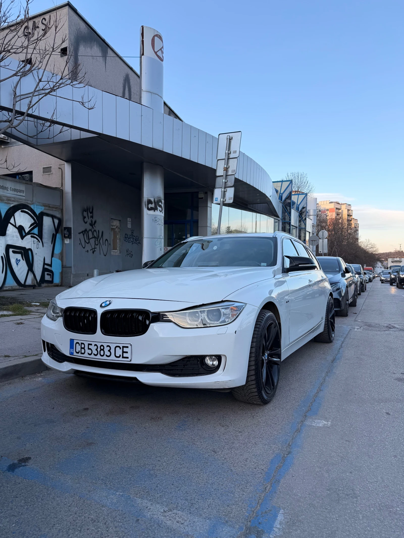 BMW 320 F31
