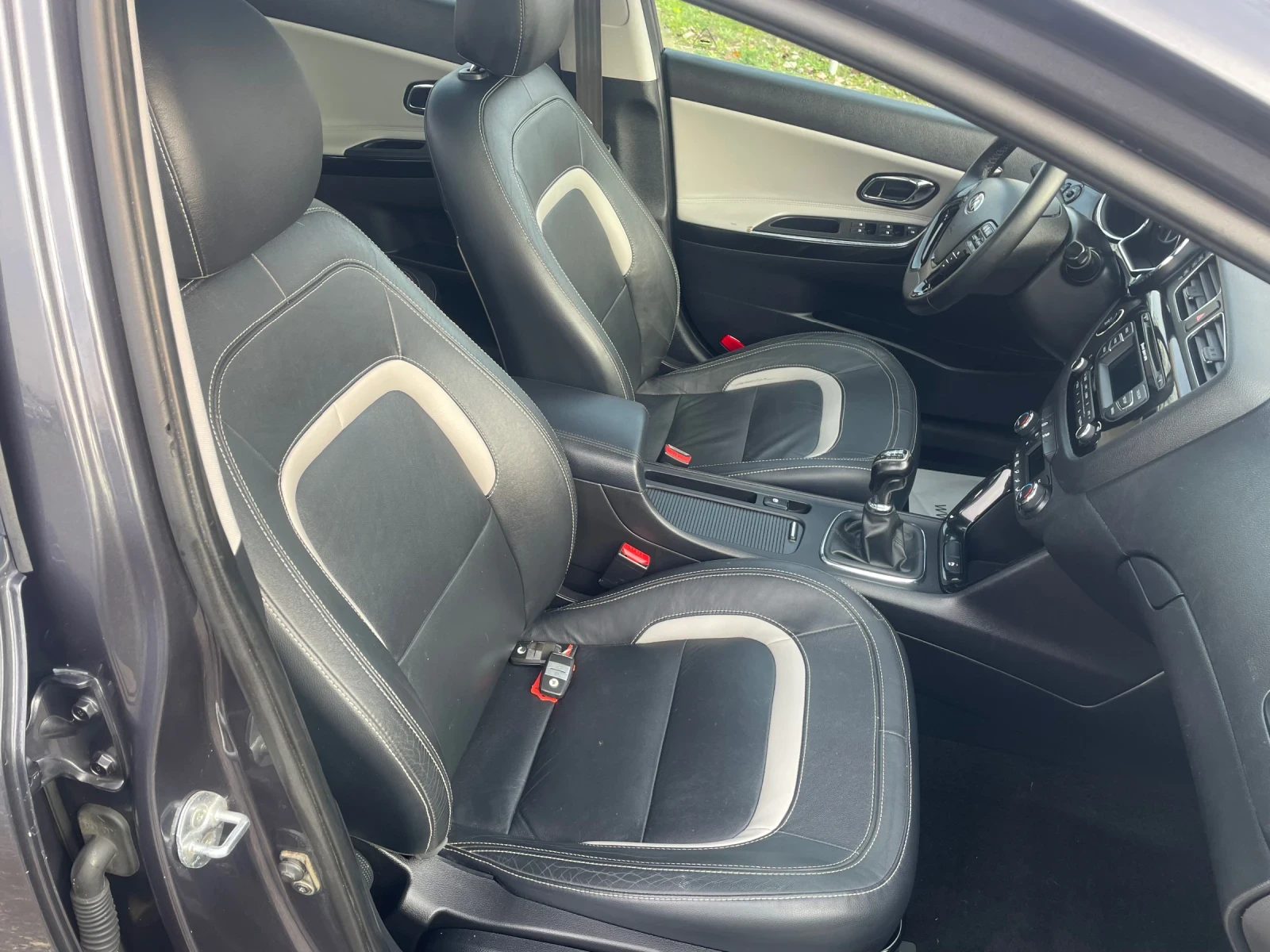 Kia Ceed 1.6 CRDI GT-LINE, снимка 11 - Автомобили и джипове - 54038549