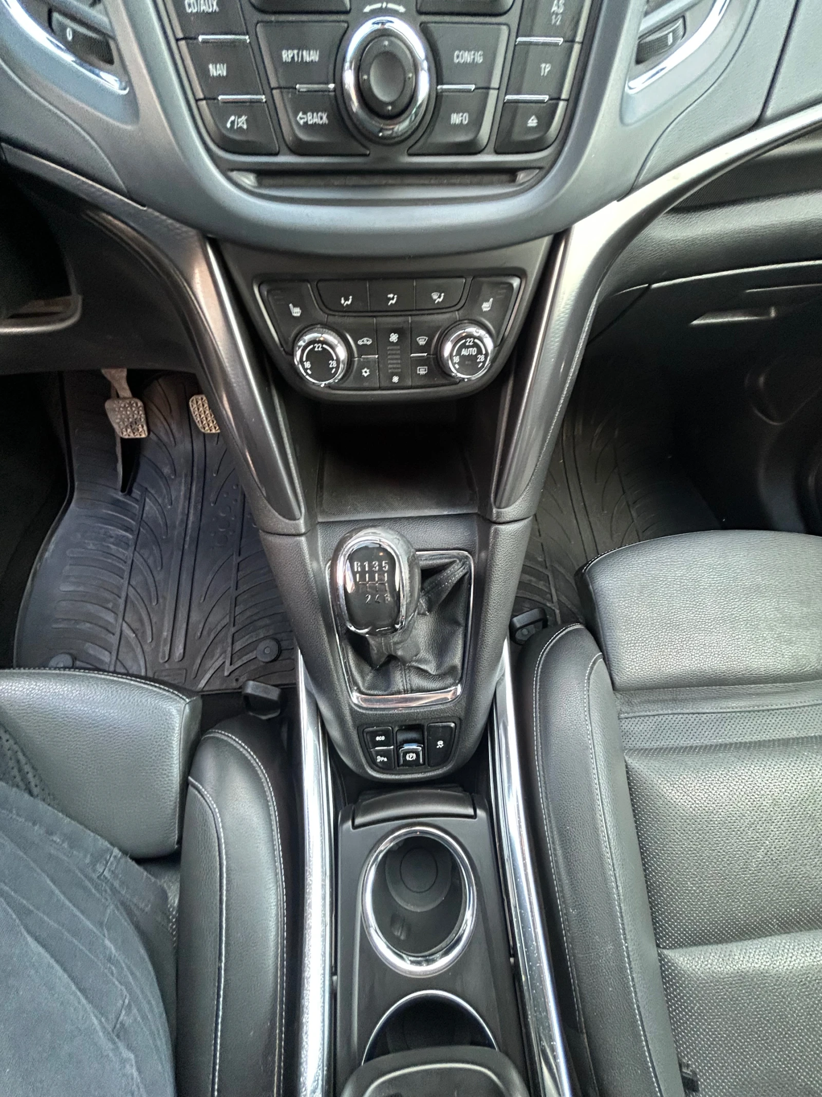 Opel Zafira BiTurbo, снимка 15 - Автомобили и джипове - 54620563