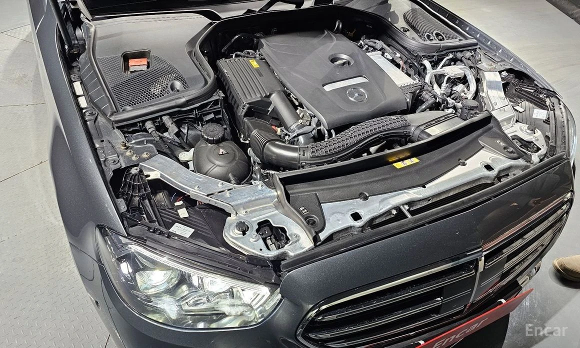 Mercedes-Benz E 300, снимка 6 - Автомобили и джипове - 54854483