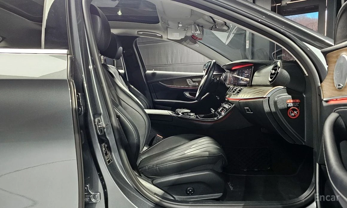 Mercedes-Benz E 300, снимка 11 - Автомобили и джипове - 54854483