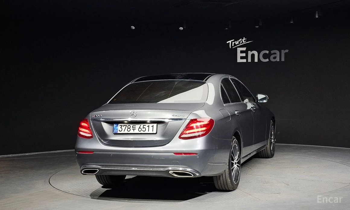 Mercedes-Benz E 300, снимка 4 - Автомобили и джипове - 54854483