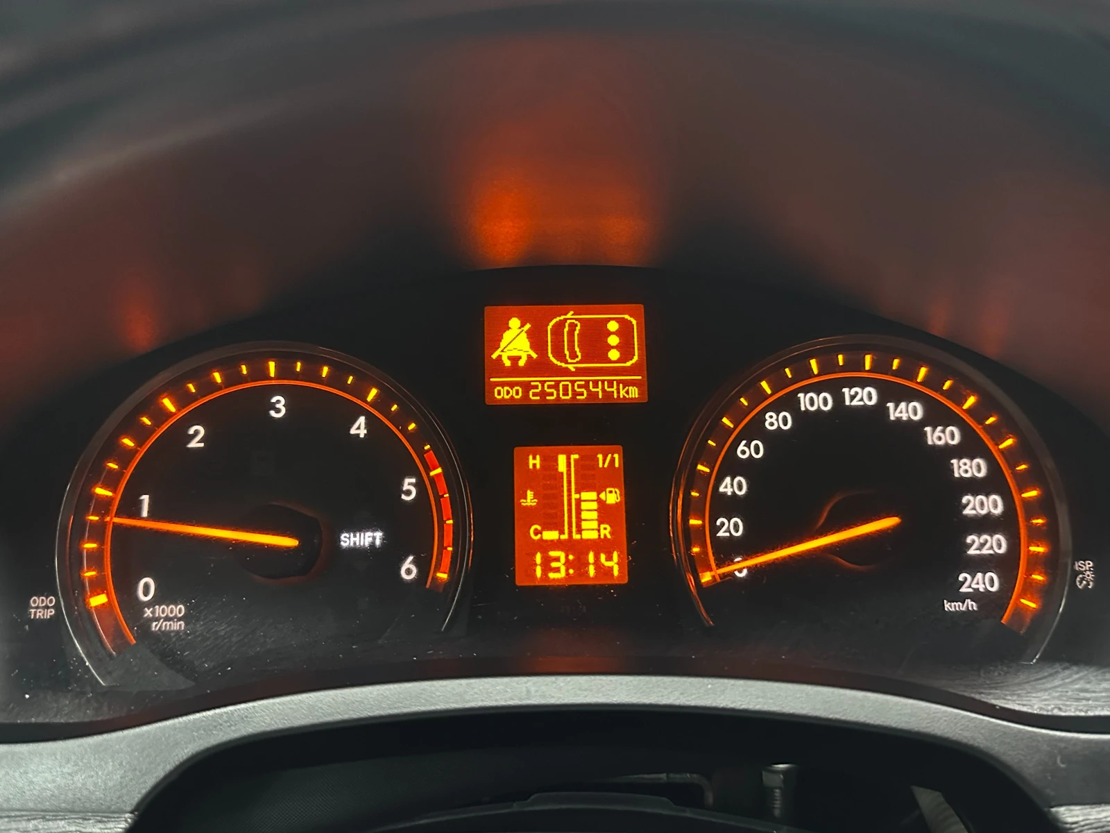 Toyota Avensis 2.2d 150 к.с./ГАРАНЦИЯ, снимка 12 - Автомобили и джипове - 55484049