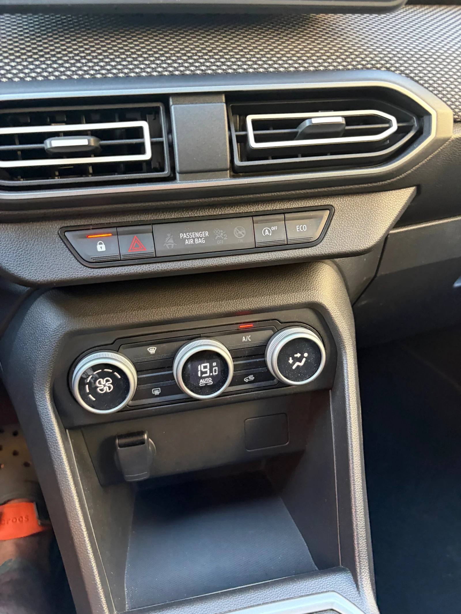 Dacia Jogger, снимка 10 - Автомобили и джипове - 55785326