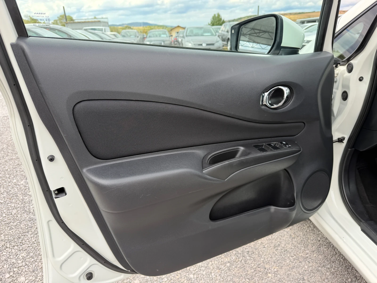 Nissan Note Pure Drive! Бяла ПЕРЛА!! Лизинг!!!, снимка 15 - Автомобили и джипове - 56185965