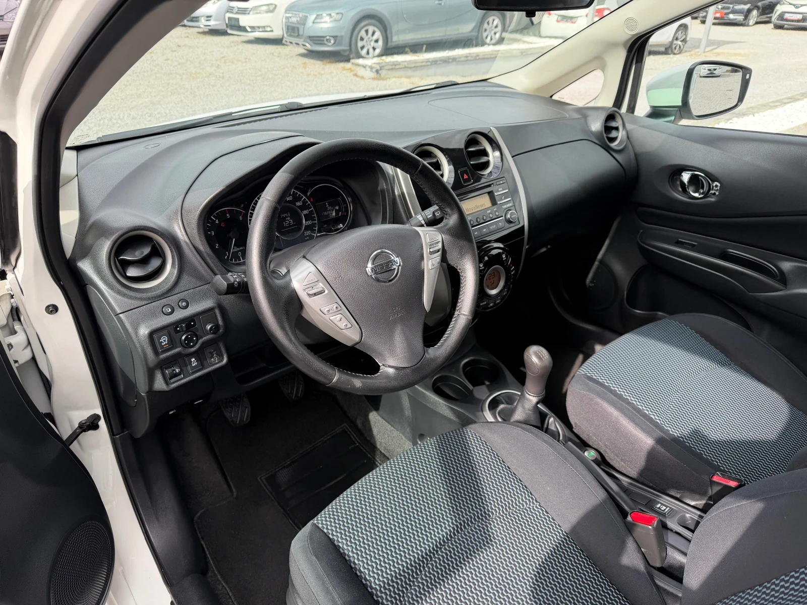 Nissan Note Pure Drive! Бяла ПЕРЛА!! Лизинг!!!, снимка 8 - Автомобили и джипове - 56185965