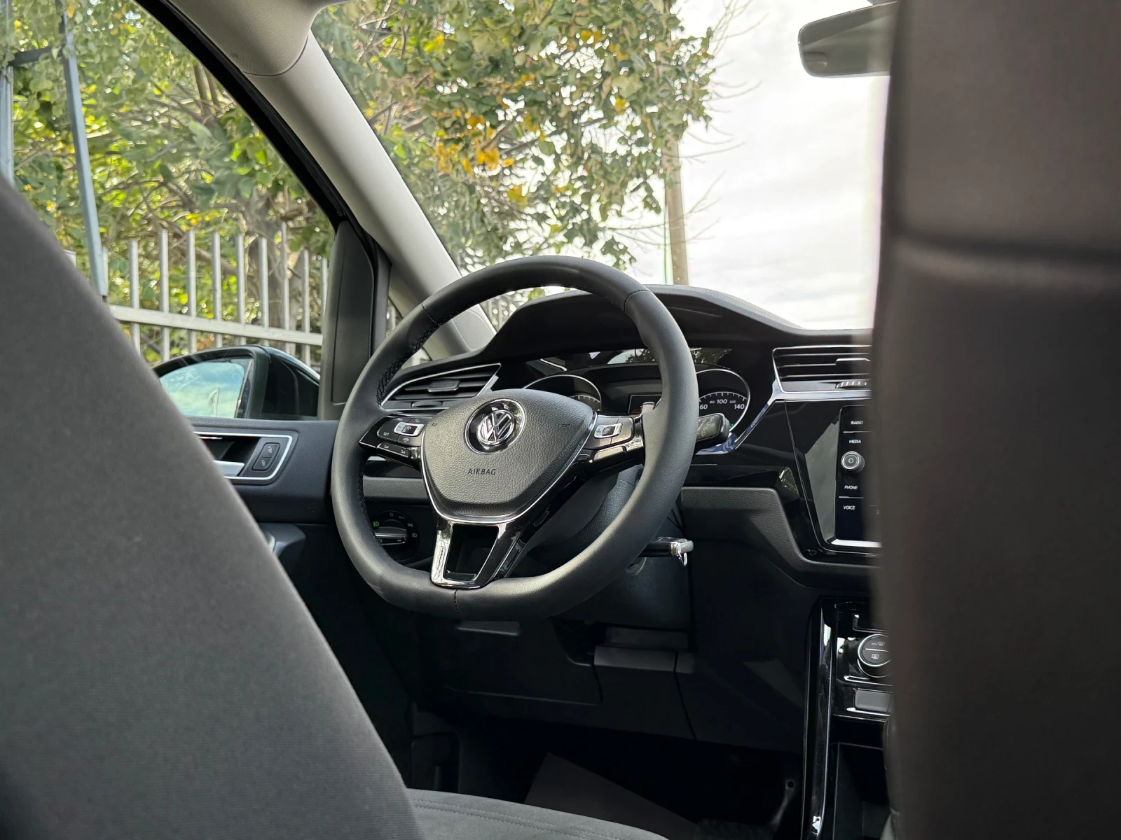 VW Touran 2.0 TDI DSG High Line Panorama+  | Mobile.bg � ����������� 13