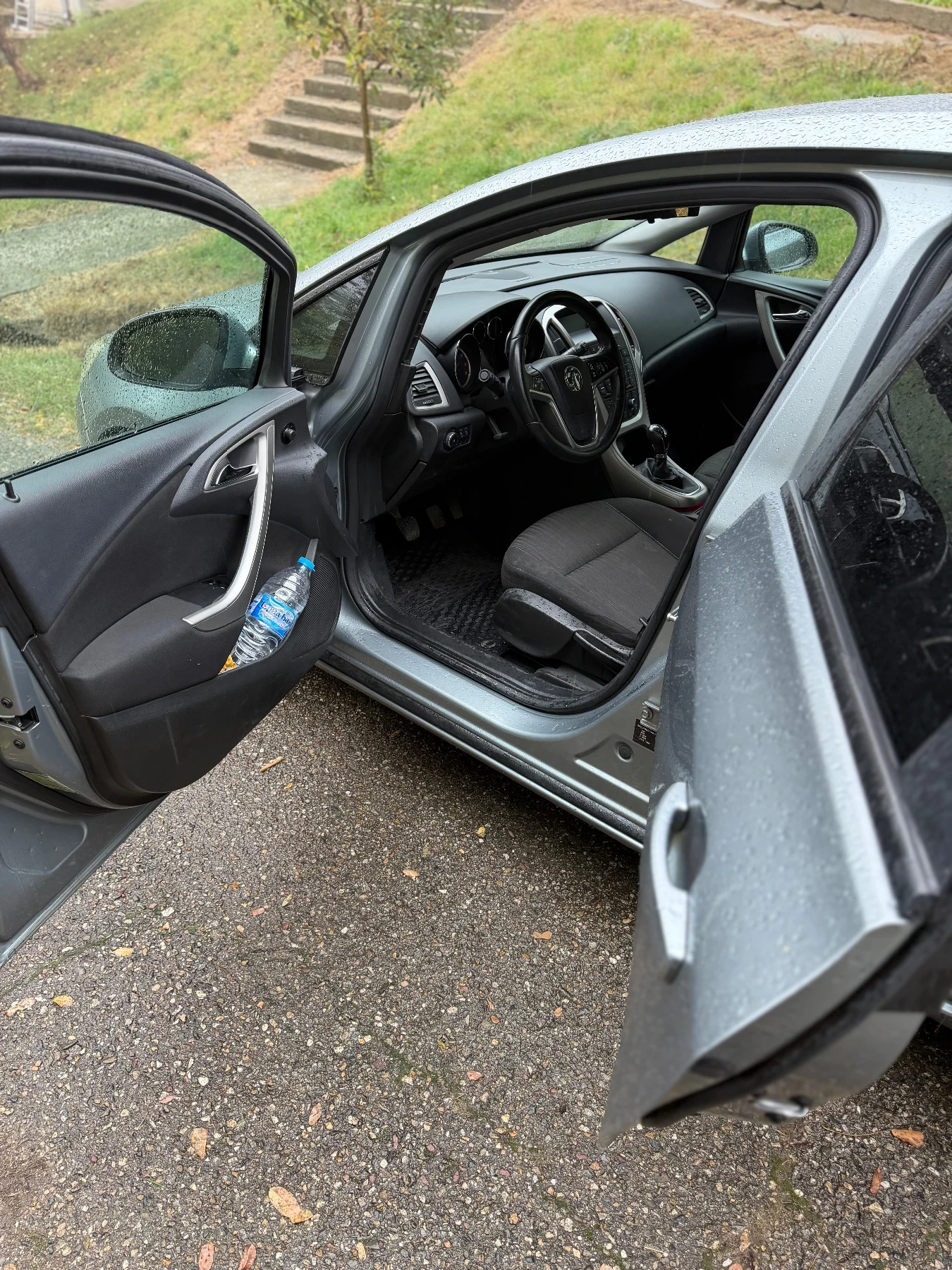 Opel Astra 1.4 Бензин 93 000 км, снимка 14 - Автомобили и джипове - 56747313