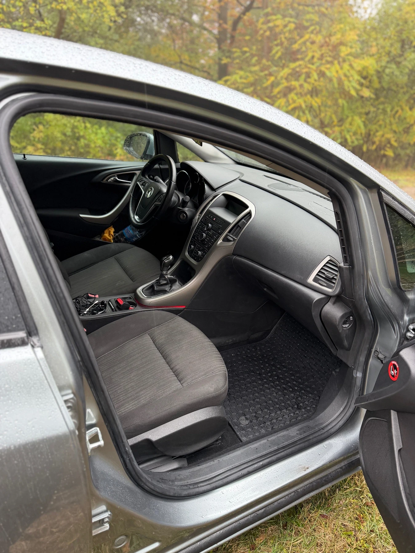 Opel Astra 1.4 Бензин 93 000 км, снимка 13 - Автомобили и джипове - 56747313