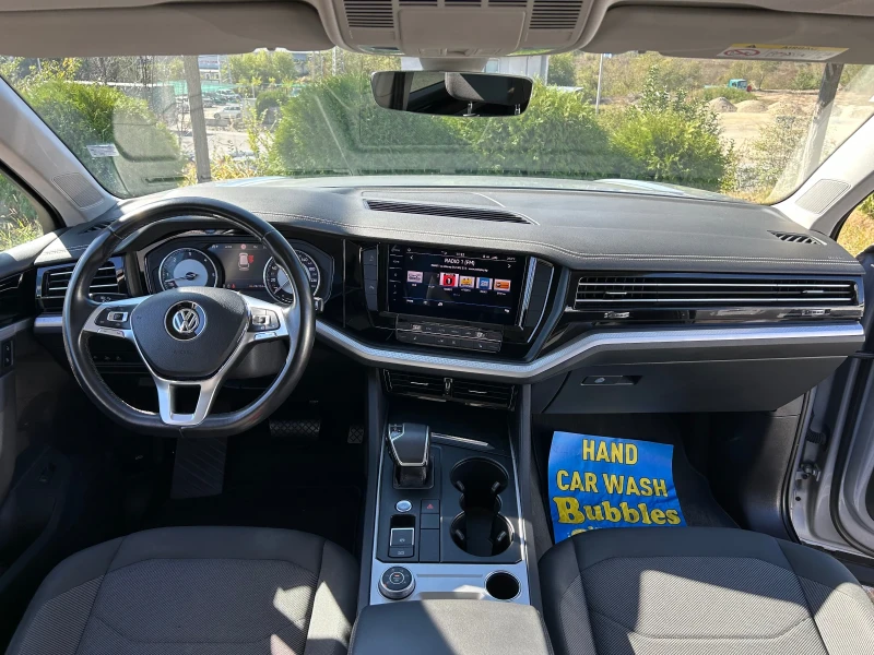 VW Touareg 3.0 TDI 4MOTION /FULL LED/ MATRIX, снимка 6 - Автомобили и джипове - 47514002