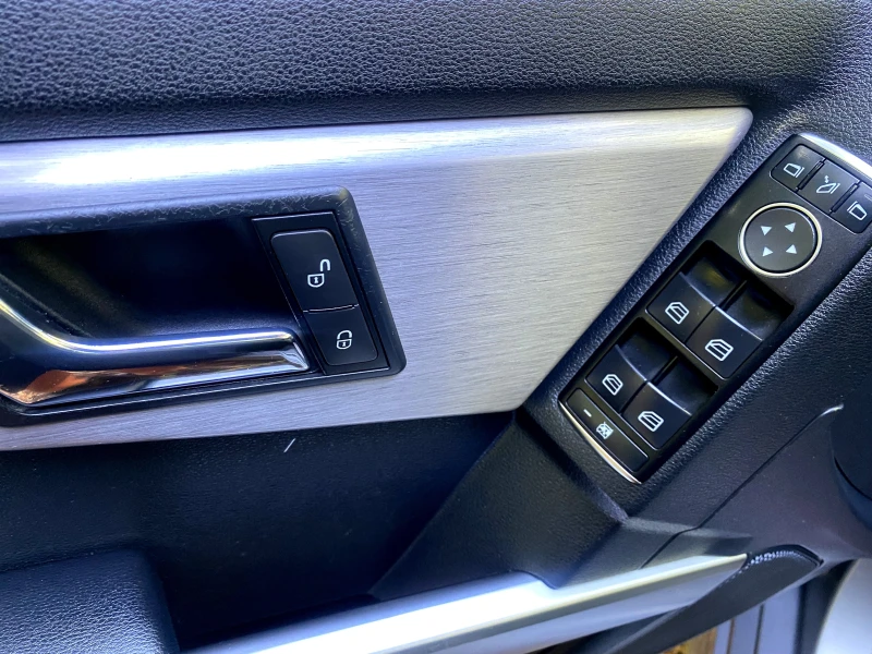 Mercedes-Benz GLK 250CDi Premium Face Lift, снимка 13 - Автомобили и джипове - 51691380