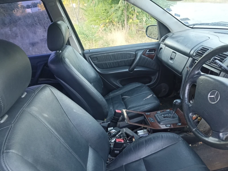 Mercedes-Benz ML 270, снимка 4 - Автомобили и джипове - 52409211