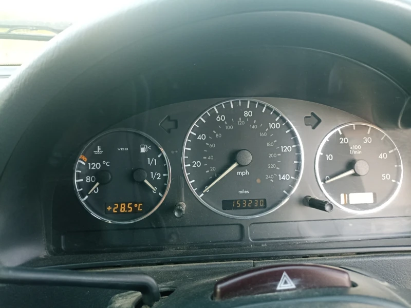 Mercedes-Benz ML 270, снимка 5 - Автомобили и джипове - 52409211