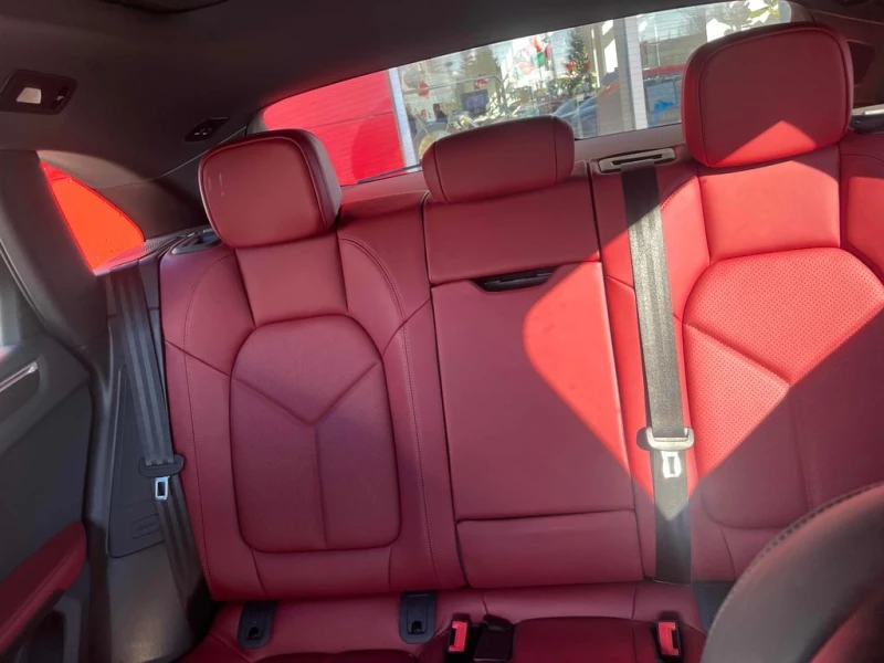 Porsche Macan GTS| CARFAX| SPORT CHRONO| BOSE| 360| 14-WAY| , снимка 15 - Автомобили и джипове - 53367936