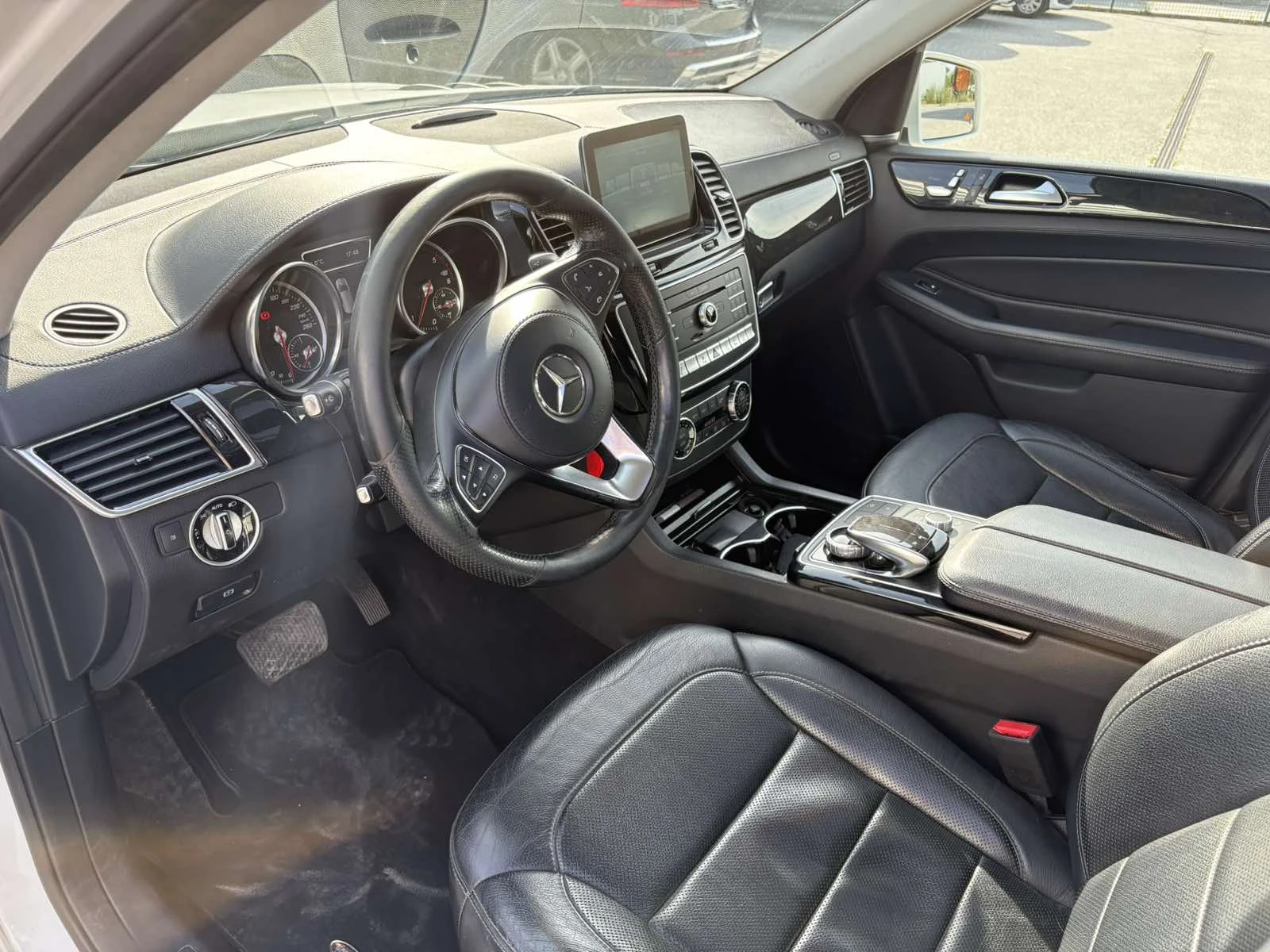 Mercedes-Benz GLS 350 D 4MATIK - изображение 6
