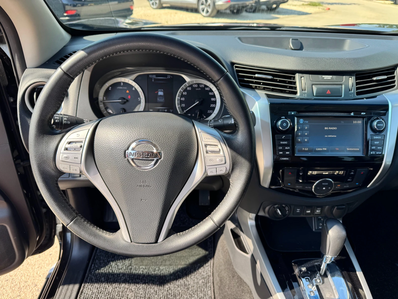 Nissan Navara 2.3D 190k. TEKNA FULL 360 NAVI  - изображение 8