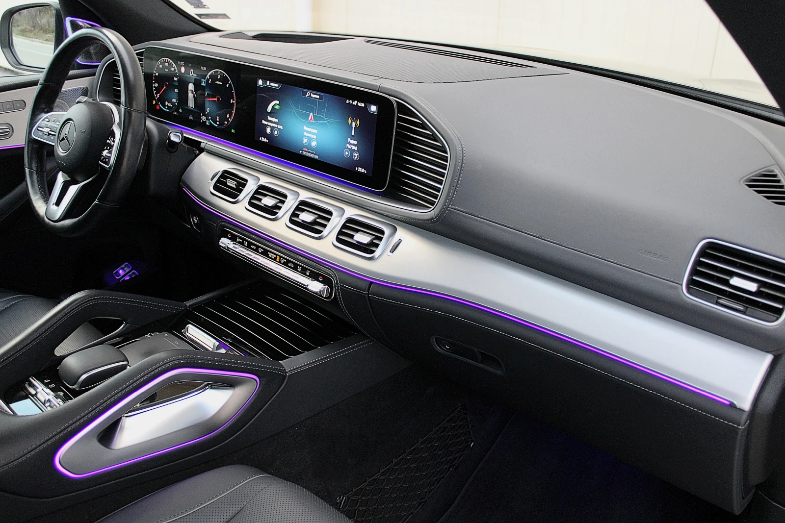 Mercedes-Benz GLE 400 D/AMG-Optik/4-MATIC/MULTIBEAM/KAMERA360/PANORAMA, снимка 11 - Автомобили и джипове - 53822009