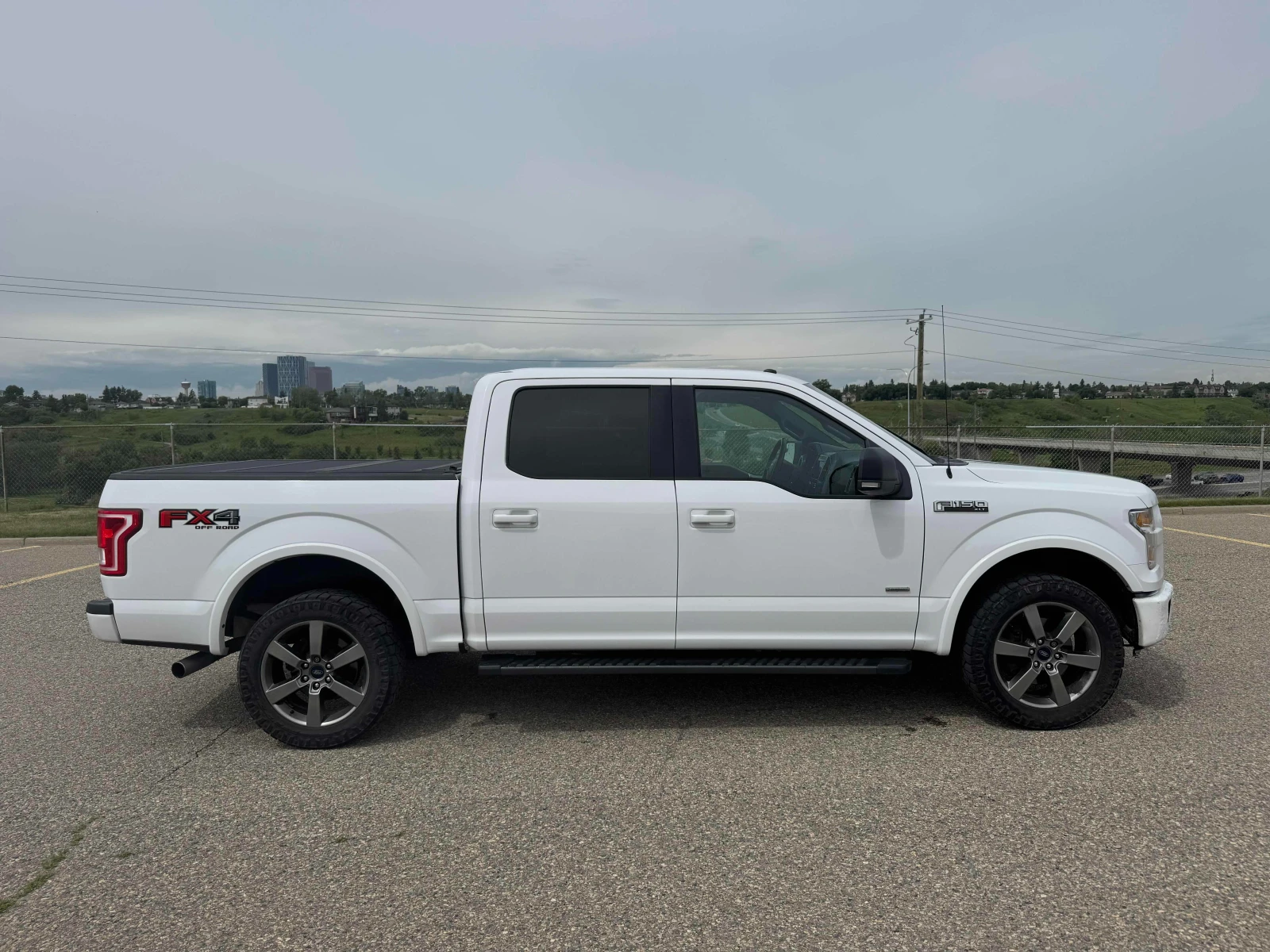 Ford F150 4WD SuperCrew * 2 КЛЮЧА * CARFAX * АВТО КРЕДИТ, снимка 4 - Автомобили и джипове - 55100715