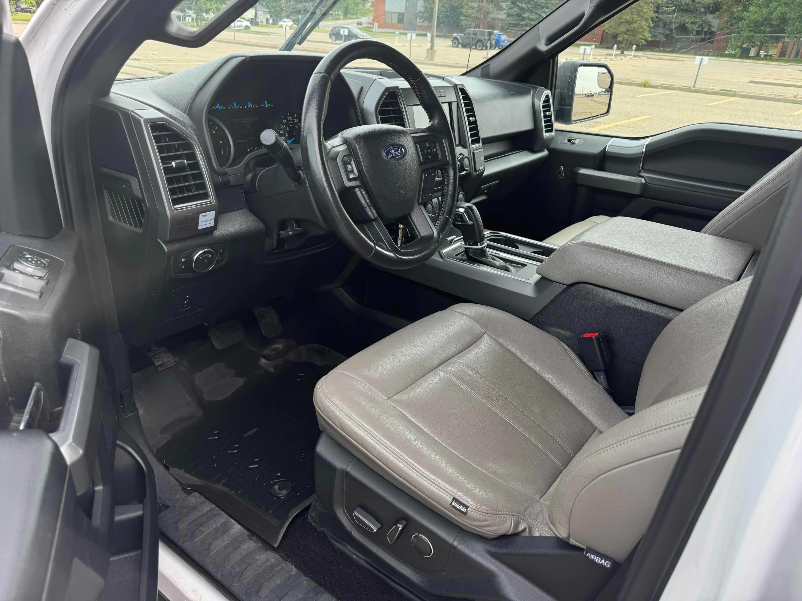Ford F150 4WD SuperCrew * 2 КЛЮЧА * CARFAX * АВТО КРЕДИТ, снимка 8 - Автомобили и джипове - 55100715