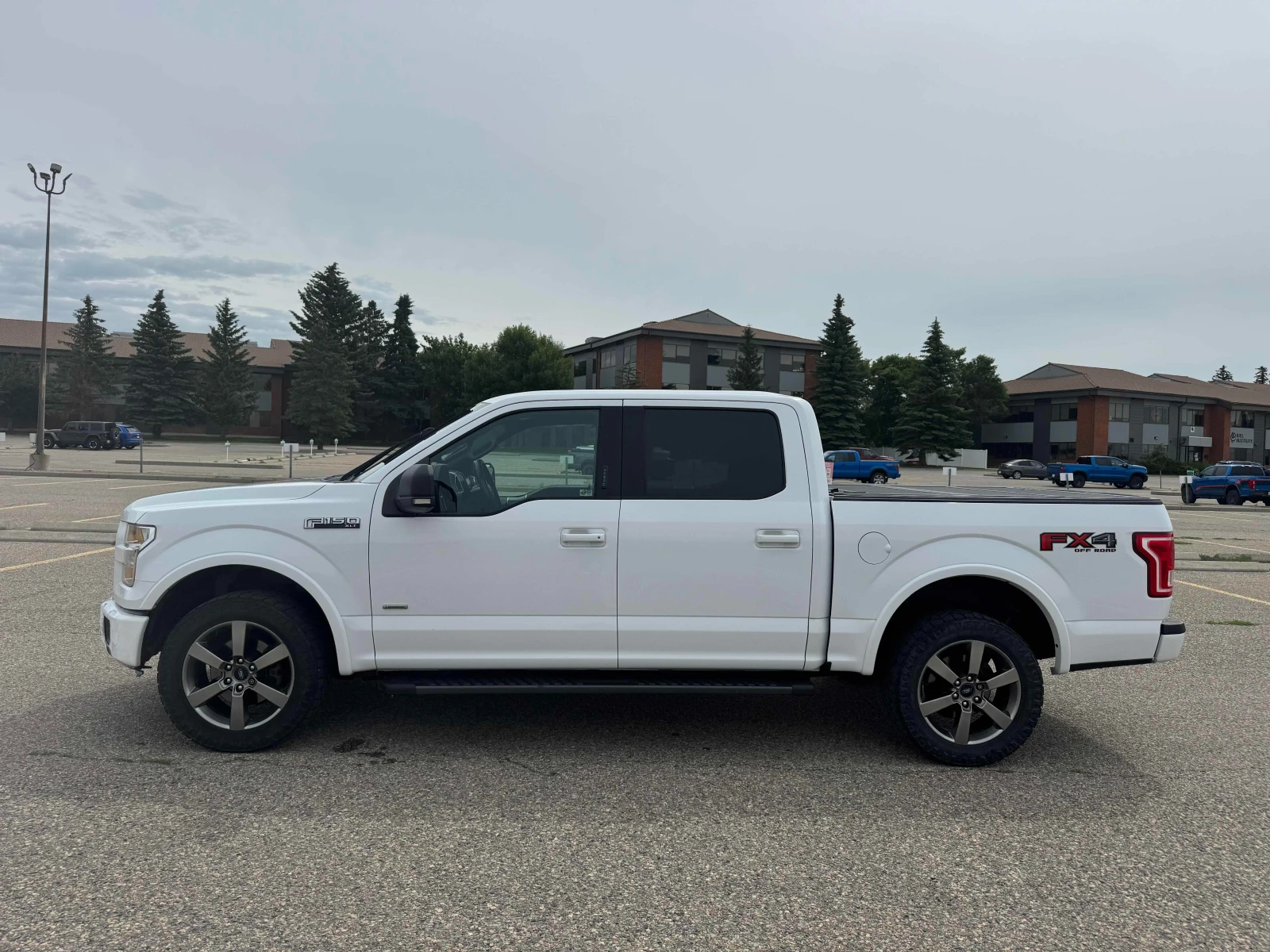 Ford F150 4WD SuperCrew * 2 КЛЮЧА * CARFAX * АВТО КРЕДИТ, снимка 3 - Автомобили и джипове - 55100715
