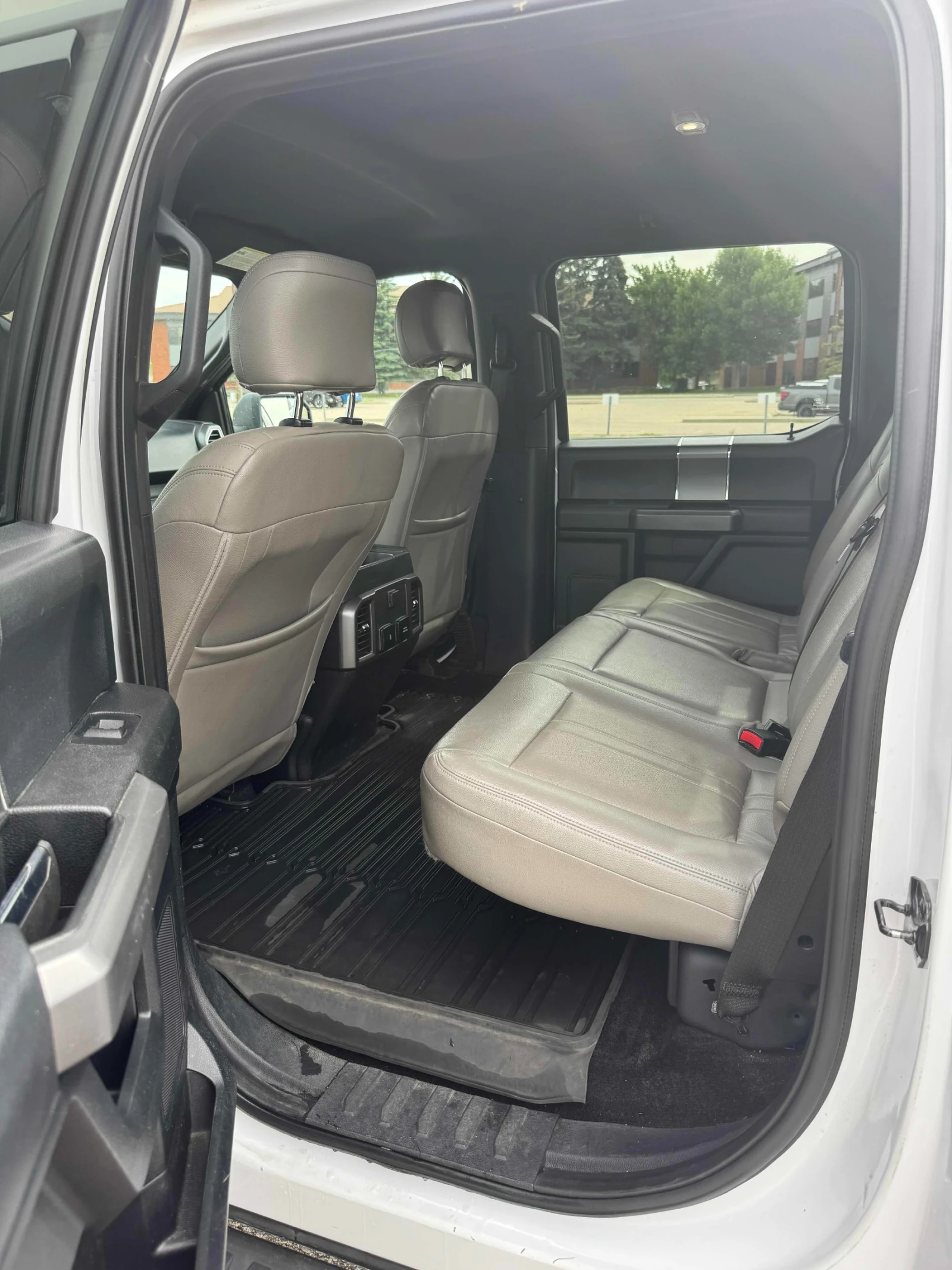 Ford F150 4WD SuperCrew * 2 КЛЮЧА * CARFAX * АВТО КРЕДИТ, снимка 11 - Автомобили и джипове - 55100715