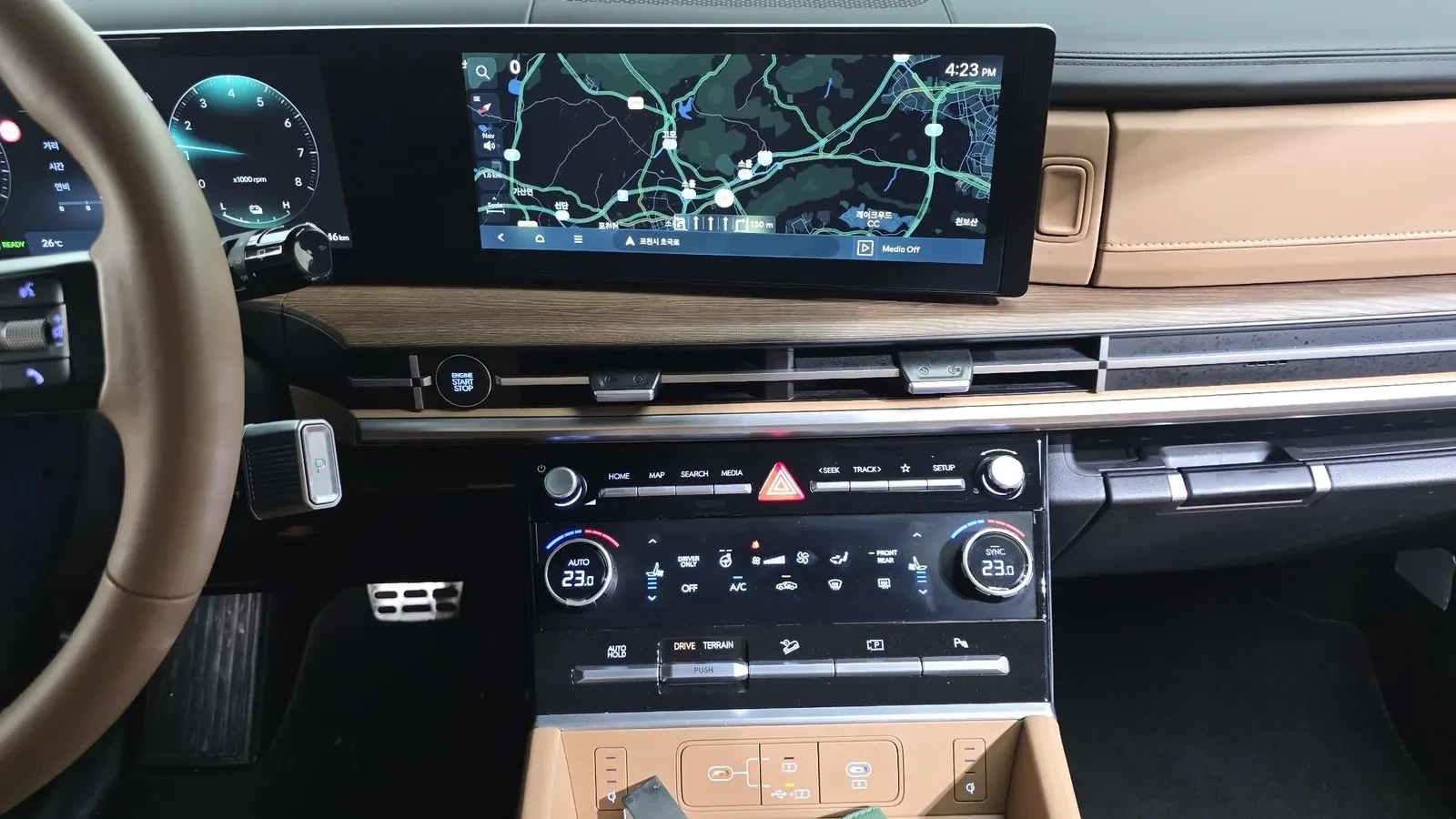 Hyundai Santa fe * 1.6 HEV* HUD* KEYLESS* ПОДГРЕВ ВОЛАН* , снимка 7 - Автомобили и джипове - 55330705