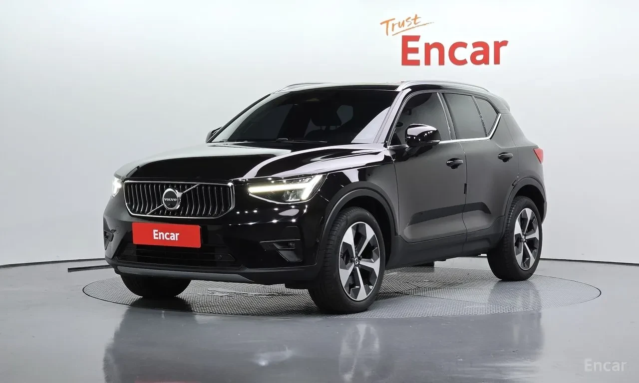 Volvo XC40 B4* ULTIMATE BRIGHT* AWD* PANO* 360
