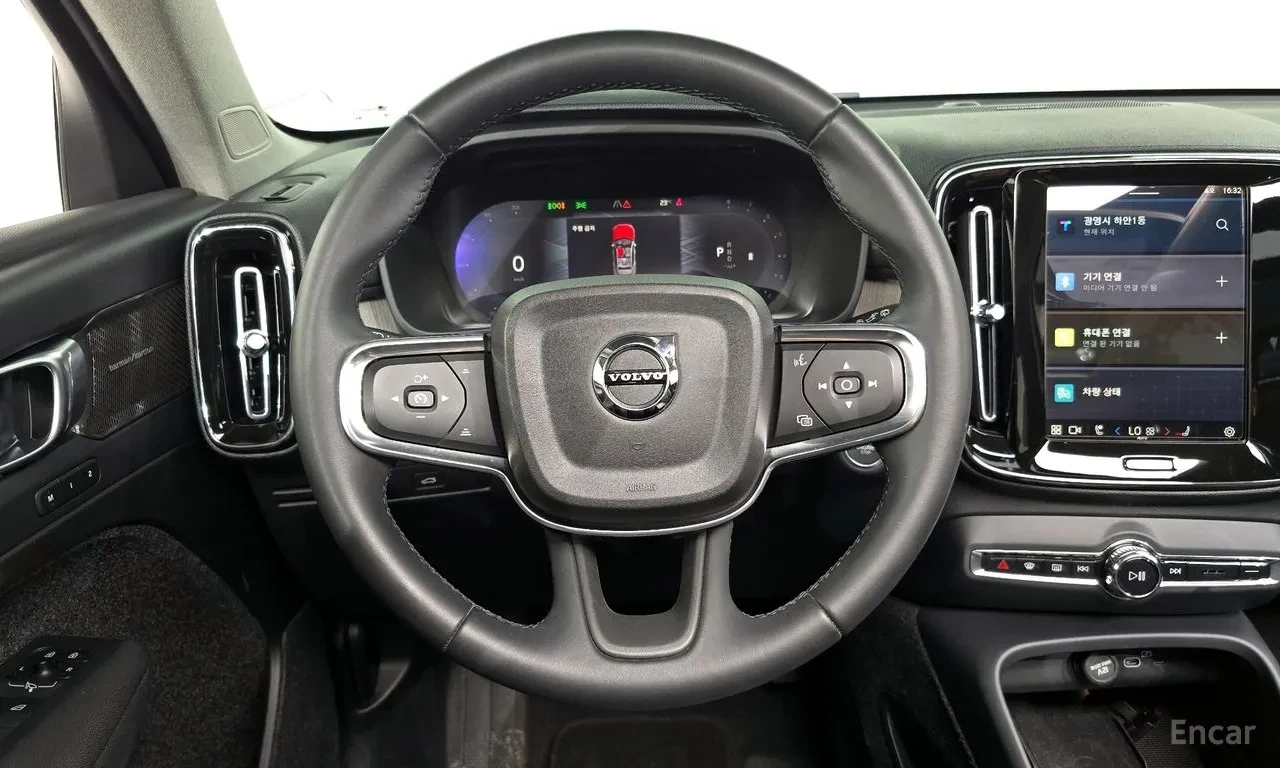 Volvo XC40 B4* ULTIMATE BRIGHT* AWD* PANO* 360, снимка 12 - Автомобили и джипове - 55726616