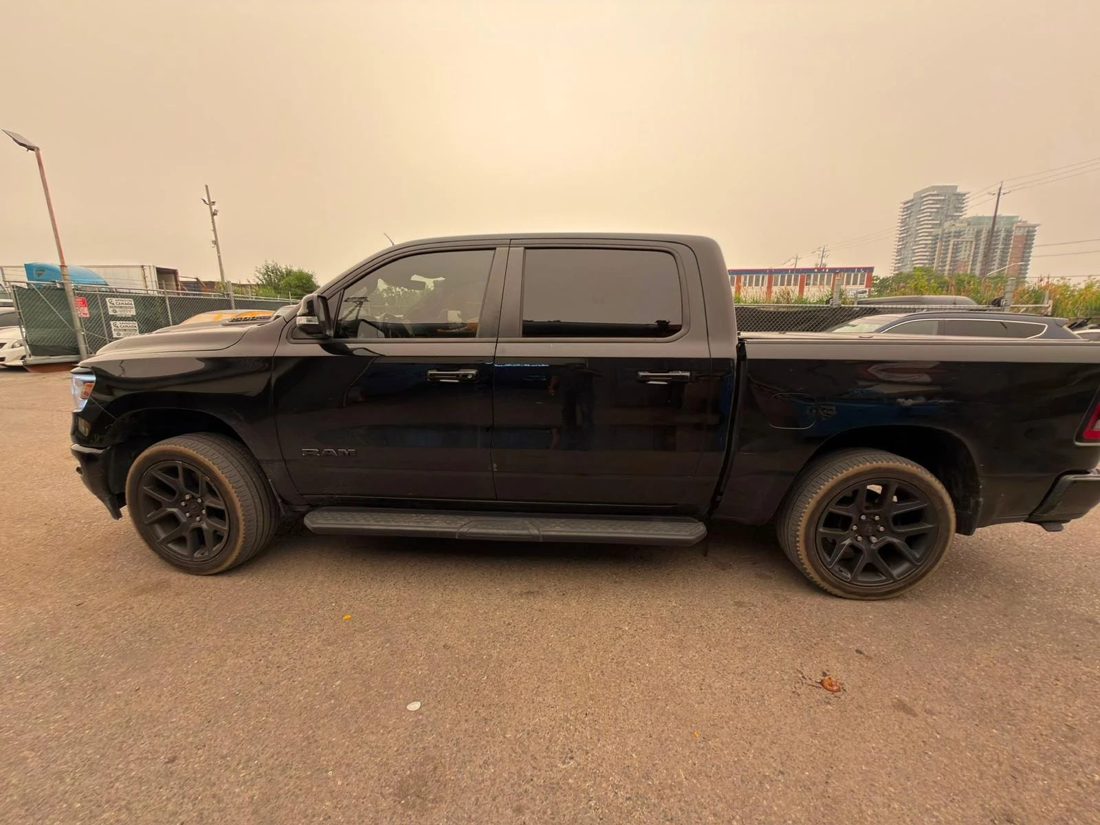 Dodge RAM 1500 * Sport * CARFAX * БЕЗ ПЪРВОНАЧАЛНА ВНОСКА, снимка 2 - Автомобили и джипове - 55876011
