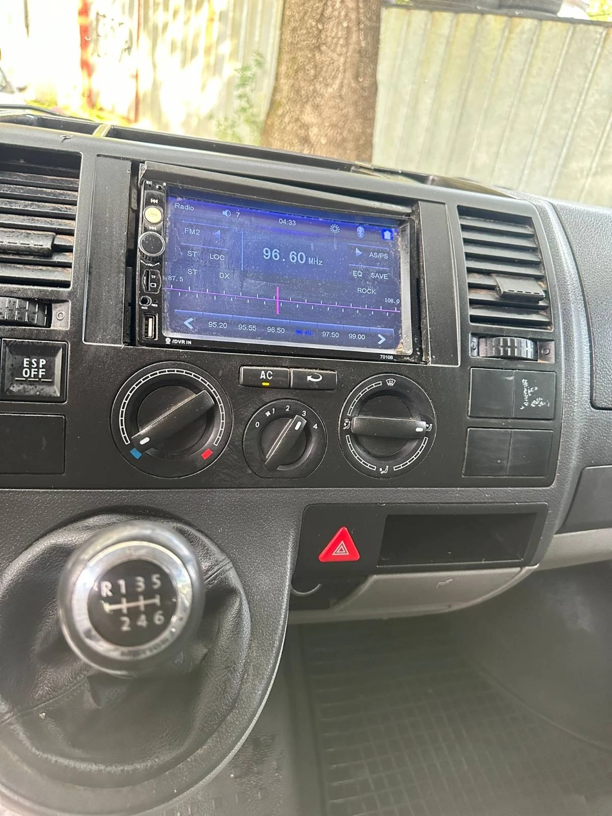 VW Transporter T5 - 2.5TDi Synchro - изображение 10