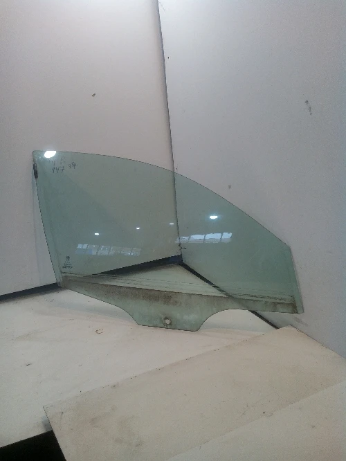 Стъкло странично предно дясно Алфа Ромео 147