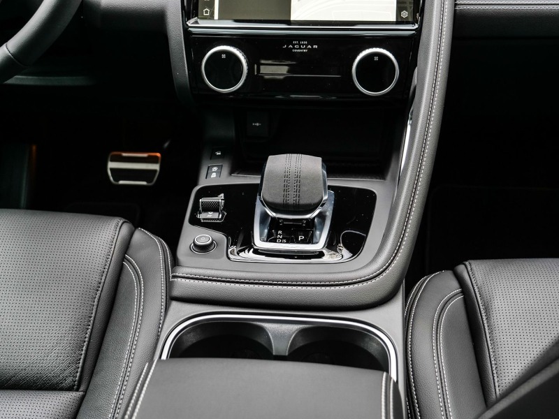Jaguar E-pace D200 AWD R-Dynamic HSE = NEW= Гаранция, снимка 10 - Автомобили и джипове - 46447425