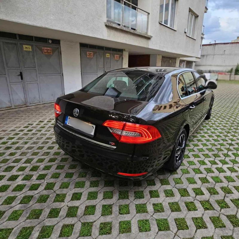 Skoda Superb, снимка 3 - Автомобили и джипове - 47571016