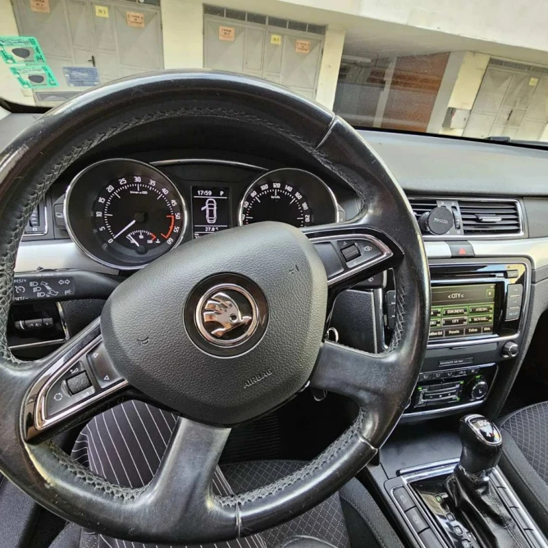 Skoda Superb, снимка 5 - Автомобили и джипове - 47571016