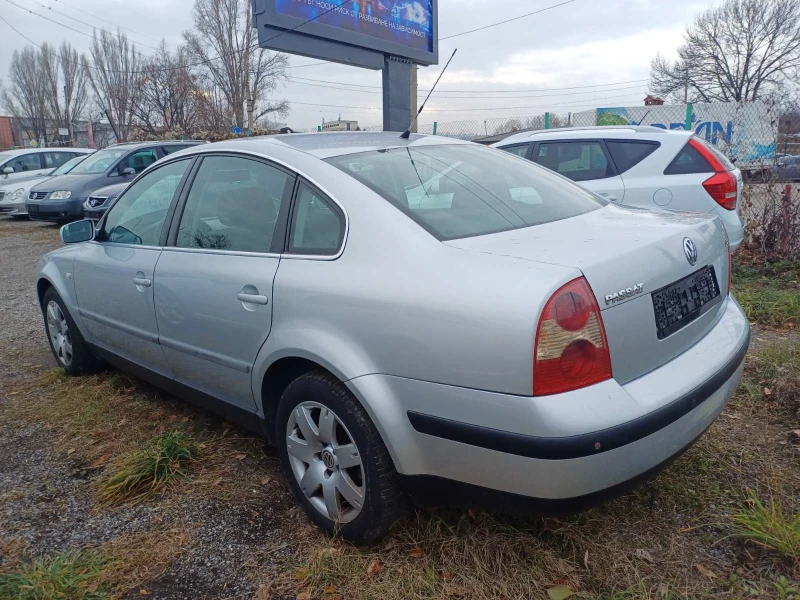 VW Passat 1.9 ТДИ 101 КС, снимка 4 - Автомобили и джипове - 48229459