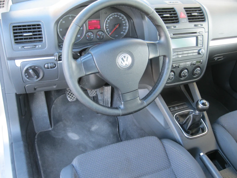 VW Jetta, снимка 12 - Автомобили и джипове - 50023829