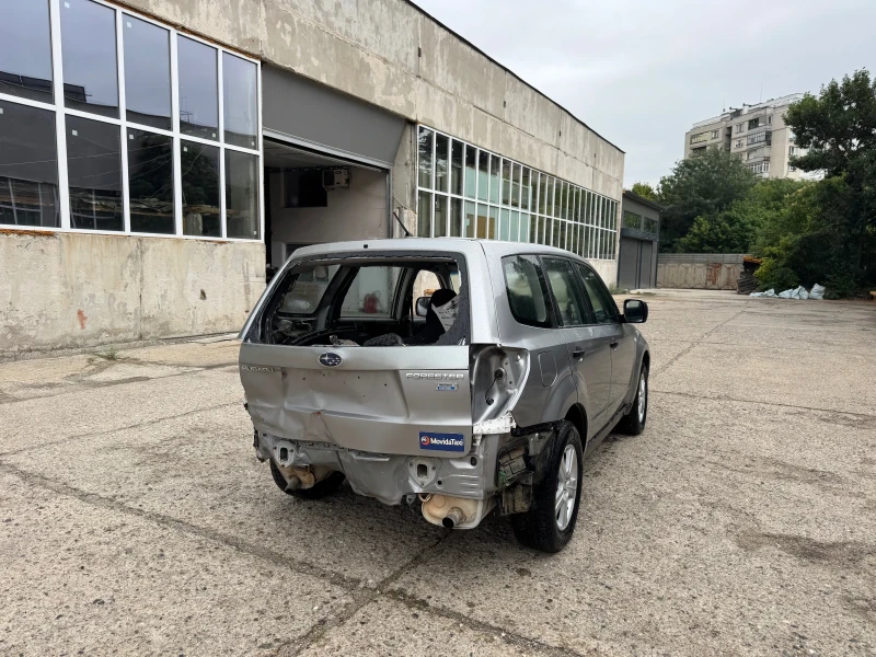Subaru Forester 2.0TD , снимка 4 - Автомобили и джипове - 52189332