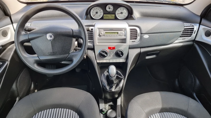 Lancia Ypsilon 1.2i Euro4, снимка 10 - Автомобили и джипове - 51677197
