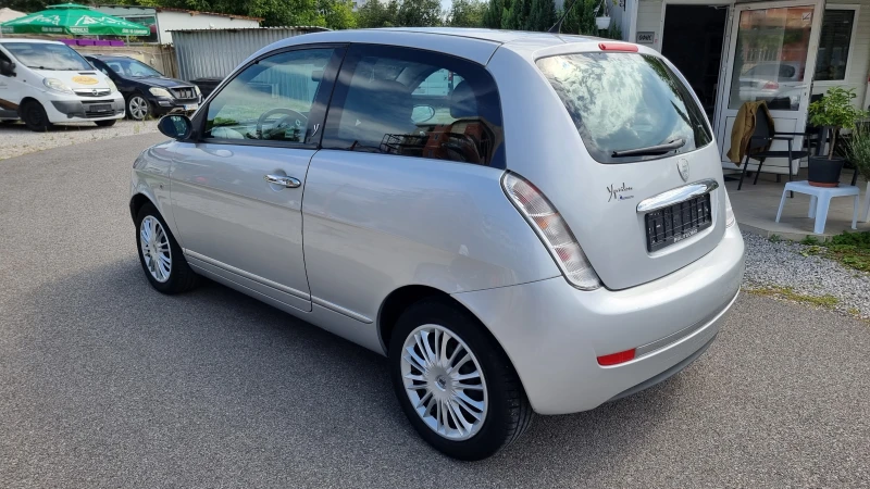 Lancia Ypsilon 1.2i Euro4, снимка 6 - Автомобили и джипове - 51677197