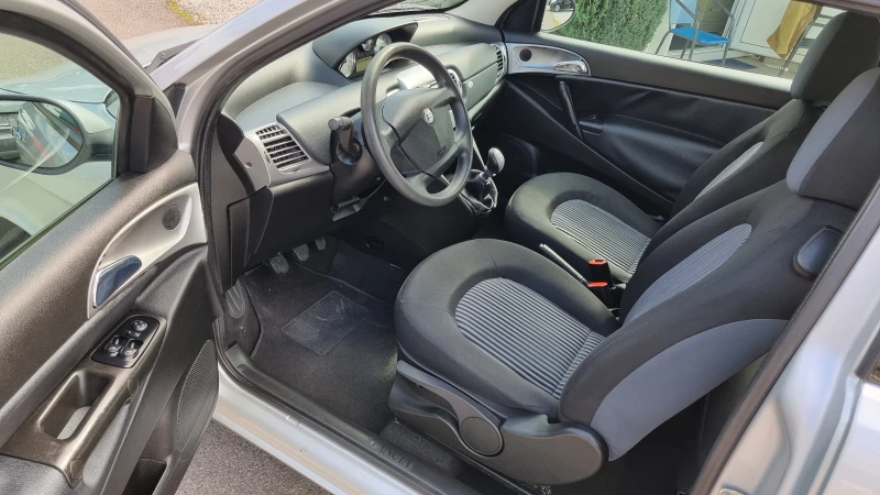Lancia Ypsilon 1.2i Euro4, снимка 7 - Автомобили и джипове - 51677197